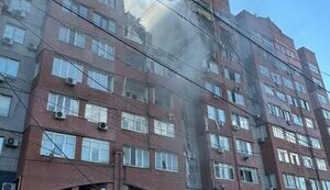 Російська ракета влучили в будинок у Дніпрі