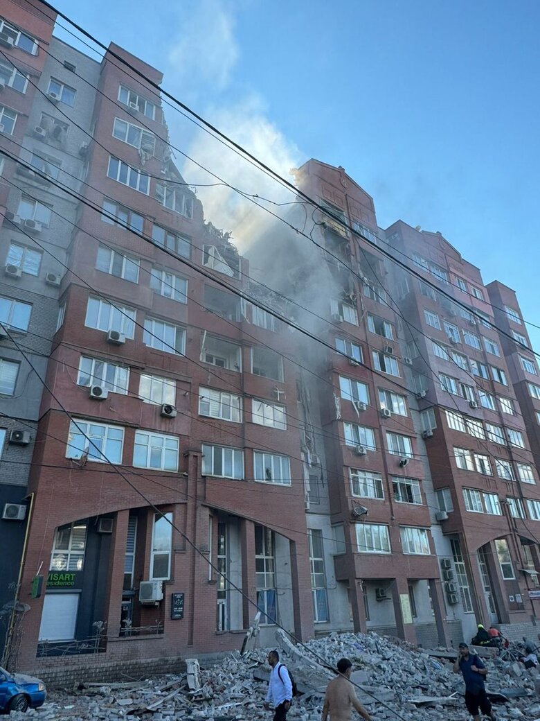 руйнування в Дніпрі від російської ракети