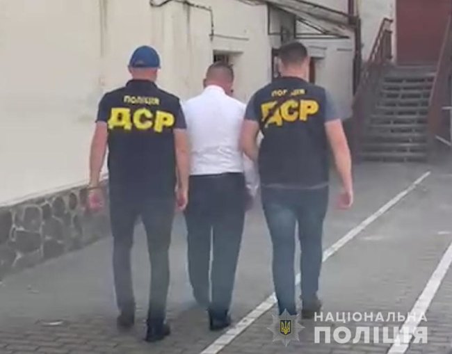 Начальник СИЗО, подозреваемый в присвоении 165 тыс. грн при ремонте камер, арестован на Закарпатье, - Нацполиция 02