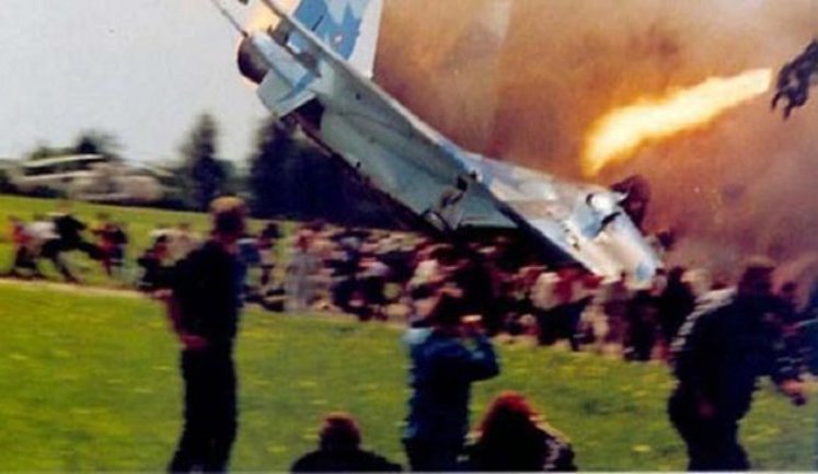 Сегодня 18-я годовщина Скниловской трагедии, когда на авиашоу погибли 77 человек