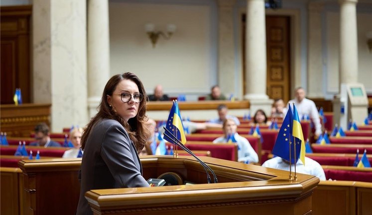 Правительство привыкло не обращать внимания на парламент и получать инструкции напрямую от ОП, - нардеп от "Слуги народа"