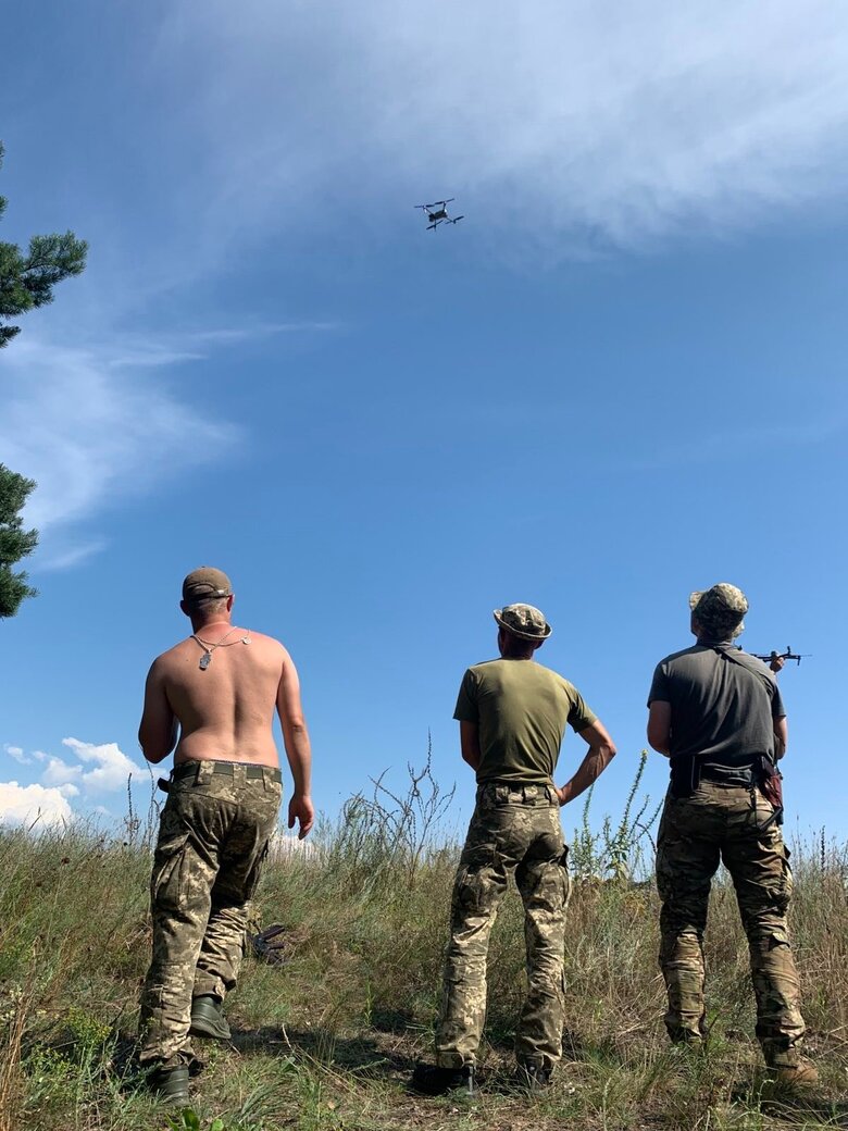 Волонтеры Razom for Ukraine в течение 5 месяцев собрали около $60 млн для ВСУ 09 Волонтеры Razom for Ukraine в течение 5 месяцев собрали около $60 млн для ВСУ 09