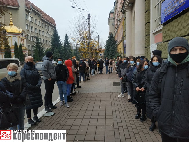 Number of Ukrainian cities refuses to introduce weekend quarantine 06