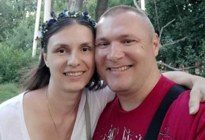 Вдове погибшего воина Янголенко, у которой онкология и двое малолетних детей, полтора года не дают выплаты. А полиция Донетчины ее шантажирует, - Чорновол 02