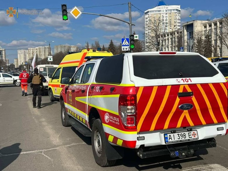 Розпочато евакуацію мирних мешканців із Броварського району, - ДСНС 01