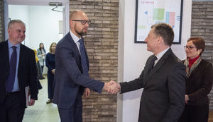 Співпраця з американськими партнерами має залишатися безумовним пріоритетом, - Яценюк зустрівся з Волкером