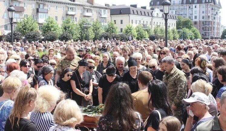 Uman bids farewell to former mayor Oleksandr Tsebriy, who was killed in action against occupiers in Donetsk region. PHOTOS