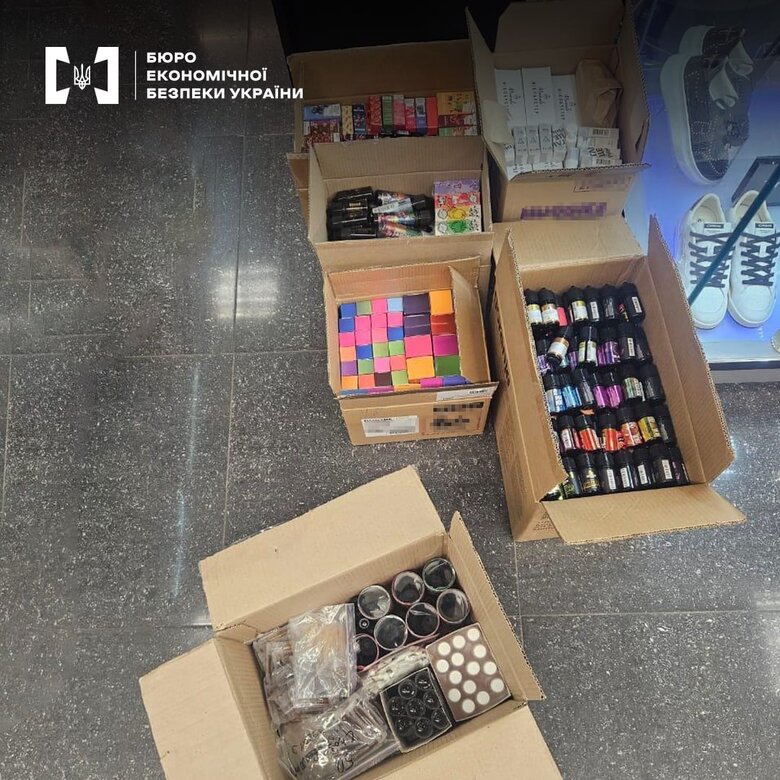 БЕБ викрило нелегальну мережу з продажу електронних сигарет у Львові