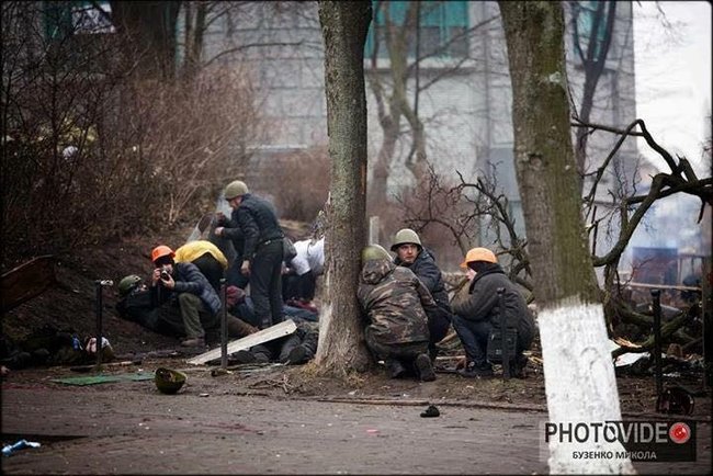 Дружина загиблого на Майдані Миколи-Олега Паньківа Леся: 3 лютого ми побралися, 6-го у нього день народження, а 20-го на Майдані він зазнав смертельного поранення 10