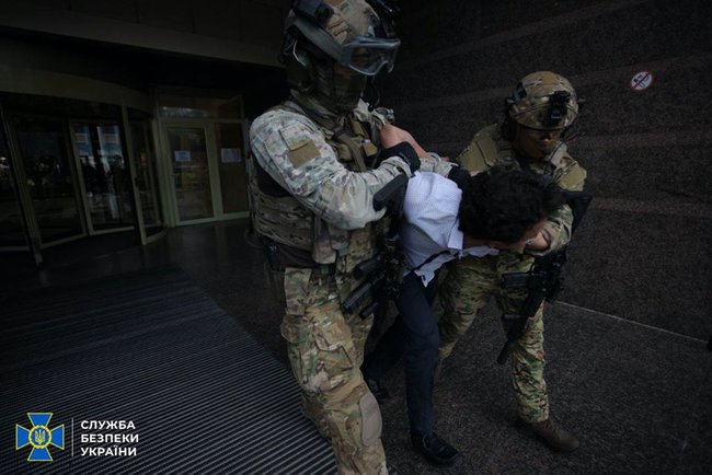 Kyiv terrorist captured alive, no explosion happened 01