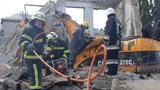 У центрі Києва через обвалення бетонної плити загинув водій екскаватора, - ДСНС. ФОТО