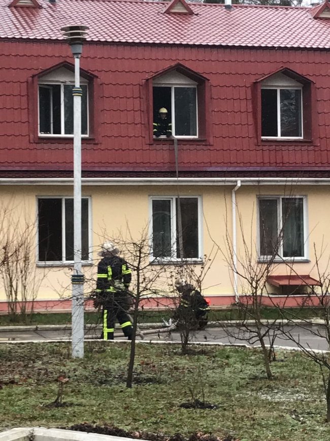 Ліквідовано пожежу в психоневрологічному диспансері в Києві, - ДСНС 02