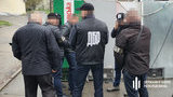 1 тис. доларів США за право перебування в Україні: ДБР затримало на Херсонщині чиновника міграційної служби. ФОТОрепортаж
