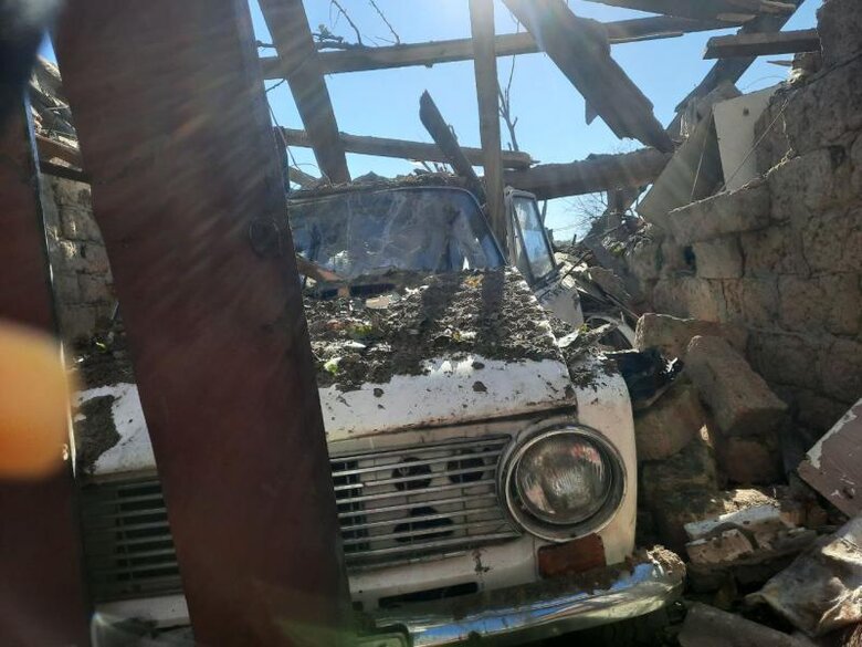 В Кременчугском районе от ракеты образовалась воронка 02
