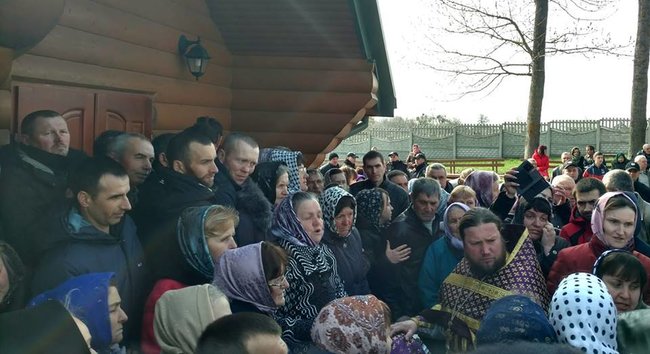 На Рівненщині побилися парафіяни ПЦУ і УПЦ МП 03