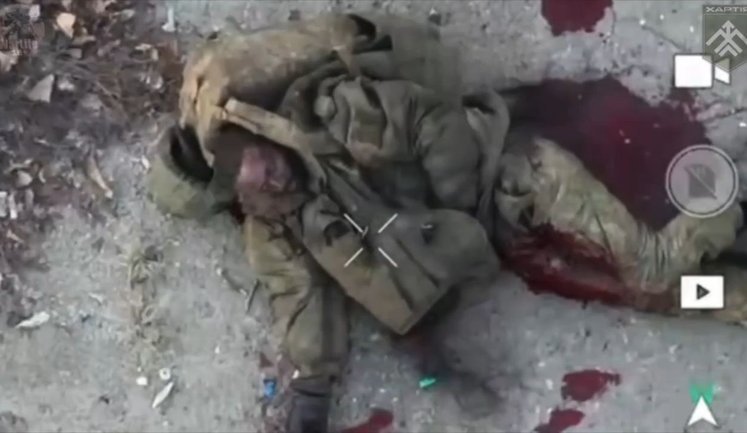 Українські дрони-камікадзе ліквідували африканського найманця армії РФ на Куп’янському напрямку. ВIДЕО