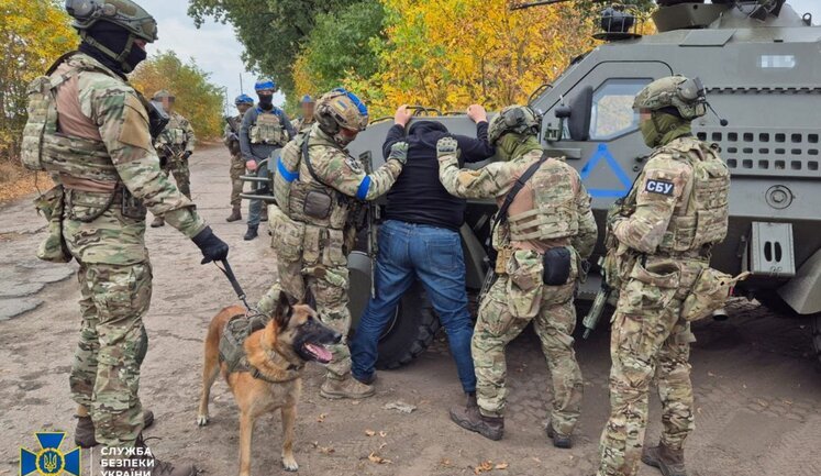 СБУ проводить безпекові заходи в Сумах. Мешканців закликають реагувати на вимоги правоохоронців та мати із собою документи. ФОТОрепортаж