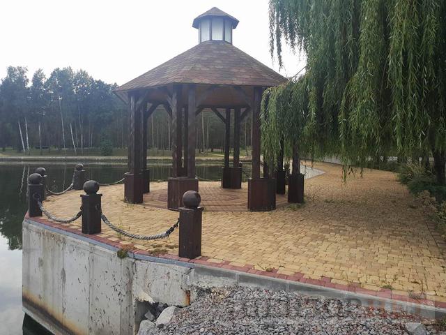 Hunting home of fugitive president Yanukovych: trophy from Lukashenko and guards shooting club 20 Hunting home of fugitive president Yanukovych: trophy from Lukashenko and guards shooting club 20