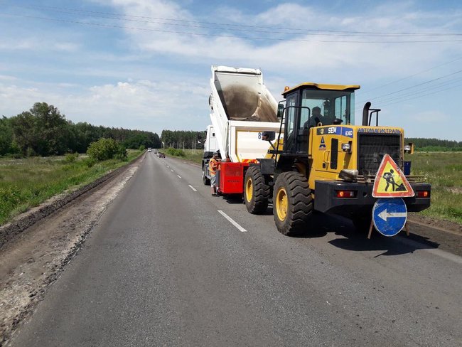 Все основные дороги Днепропетровщины начала обслуживать компания Автомагистраль-Юг 02