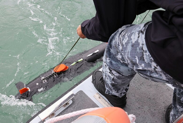 UK provides Ukraine with underwater drones to detect Russian mines: training of operators is already underway 01