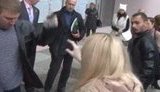 "Регионалы" разбили технику журналистам: "Малышка, не обманывай себя и не обманывай людей". + ВИДЕО