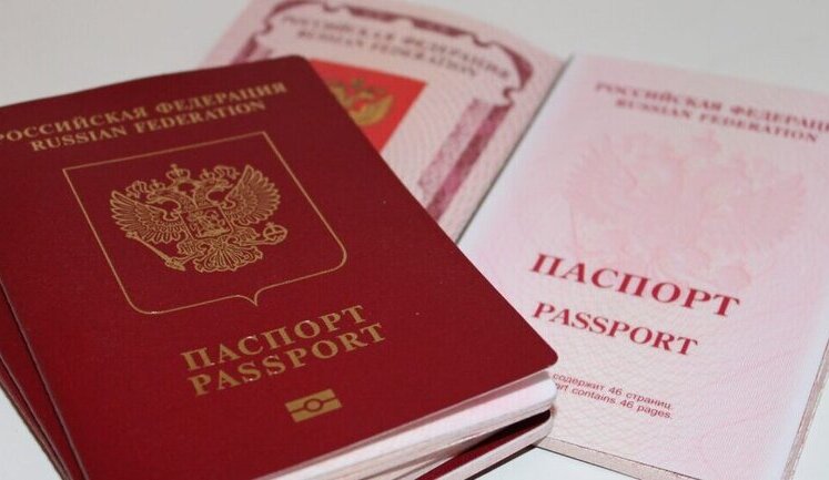 Окупанти звільнили працівників лікарні у Сніжному, які не отримали паспорти РФ, - Генштаб