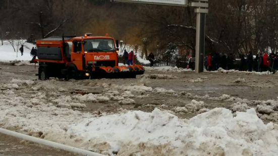 Через аварію на водогоні у Вінниці сталося підтоплення 03 Через аварію на водогоні у Вінниці сталося підтоплення 03