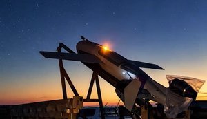 Украинские зенитчики 1021-й ЗРАБр продемонстрировали запуск реактивного дрона-перехватчика "Барс", способного развивать скорость до 700 км/ч. ВИДЕО