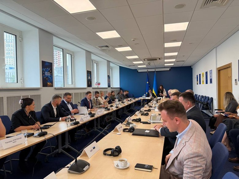 зустріч антикорів із послами ЄС
