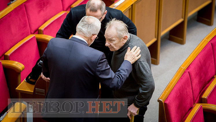Разговор Шухевича и Шурмы, Власенко в гостях у БПП и пустующий сессионный зал, - рабочий день в Раде 1 марта. ФОТОрепортаж