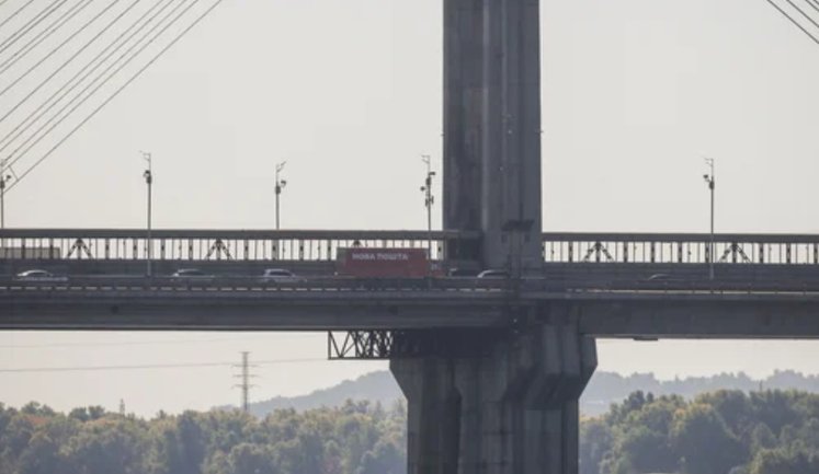 "Зеленая" линия метро в Киеве будет работать по специальному графику в часы пик