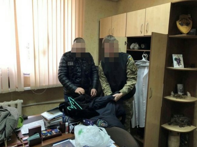 Головлікар поліклініки Нацполіції в Кропивницькому вимагав $ 1 тис. у військового за оформлення інвалідності, - прокуратура 01