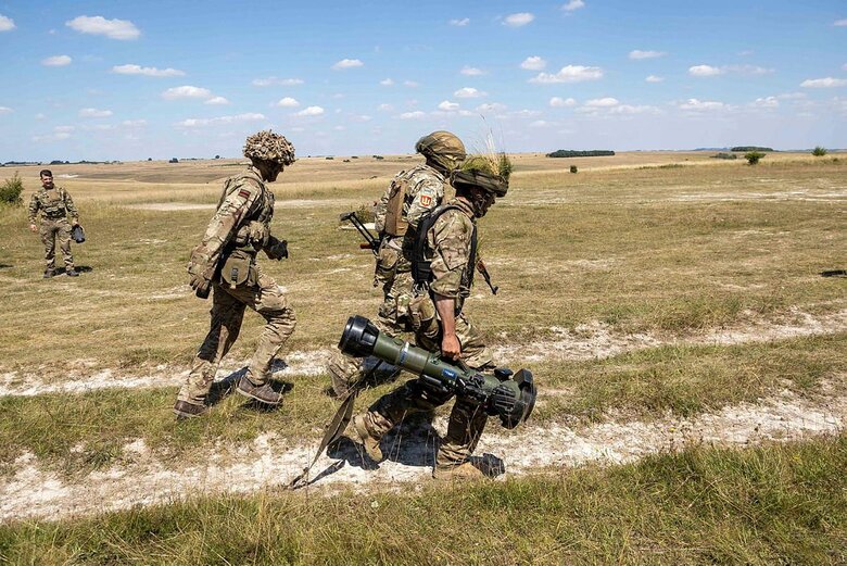 Українські військовослужбовці проходять навчання у Великій Британії 02