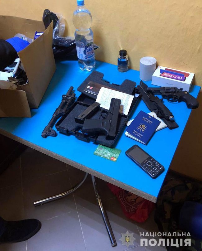 Били, змушували працювати і не платили: на Житомирщині 6 осіб звільнили з трудового рабства 08