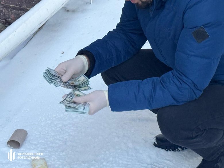 задержание таможенника