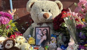 Із 2-річною Ангеліною та її мамою, які загинули внаслідок атаки РФ 28 серпня, попрощалися у Києві. ФОТОрепортаж