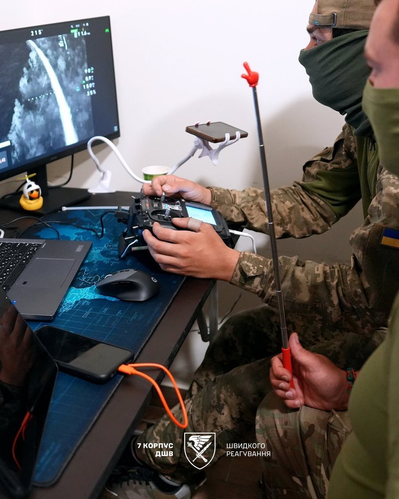 Як воїни 7 корпусу ДШВ готують дрони до ударів по рашистах