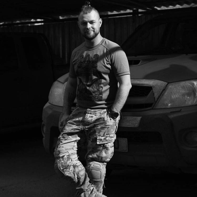 Для того, щоб перемогти росію, нам не треба захоплювати москву. Якщо ми переможемо на своїй території, росія і так сама собою розвалиться, – Валентин Ільчук 02