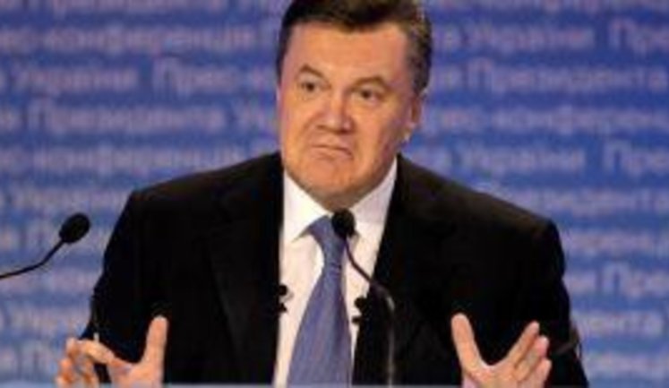 Виктор Янукович — президент, повелитель и отец нации