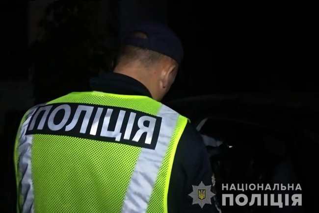 На Чернігівщині 18-річна водійка Audi влетіла в будинок: два її пасажири загинули 05 На Чернігівщині 18-річна водійка Audi влетіла в будинок: два її пасажири загинули 05
