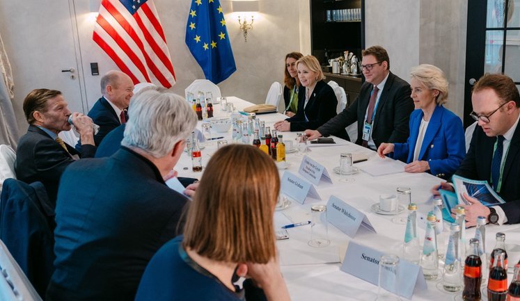 Фон дер Ляйен обсудила санкции с сенаторами США: Пора повысить стоимость войны для России