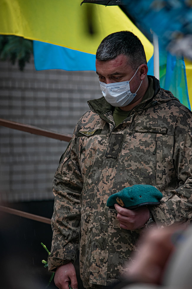 Меморіальну дошку морпіху 36-ї ОБрМП Михайлу Старостіну відкрили на Херсонщині 03