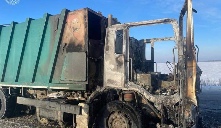 Російський дрон атакував автомобіль комунальників на Сумщині: троє поранених. ФОТОрепортаж