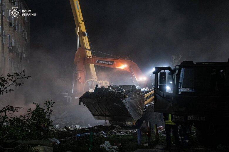 Rescue operations in Kyiv