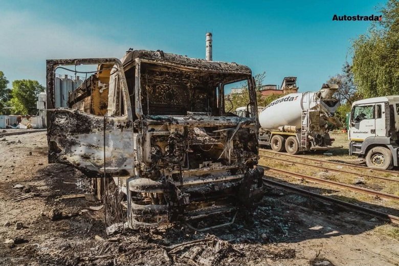 Дві ракети РФ влучили по базі компанії "Автострада" у Києві