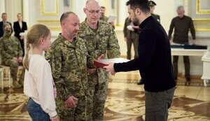 Зеленський вручив найвищі державні нагороди військовим та рідним загиблих захисників. ФОТОрепортаж