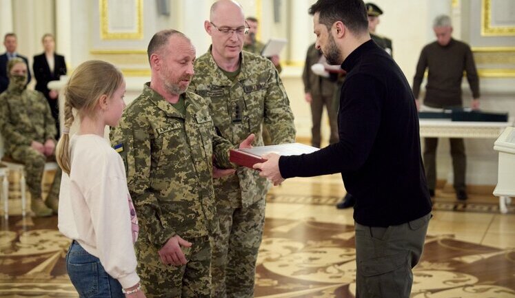 Зеленський вручив найвищі державні нагороди військовим та рідним загиблих захисників. ФОТОрепортаж