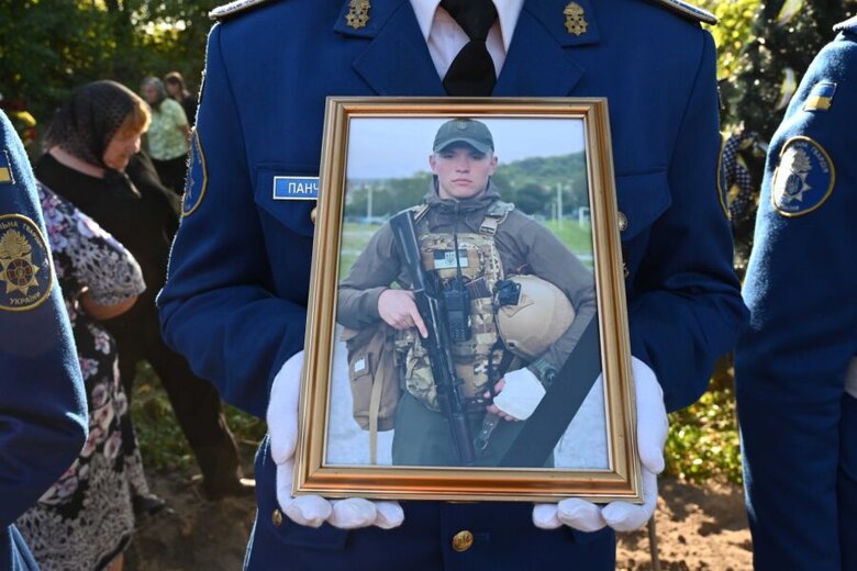 21-річний командир розвідвзводу бригади НГУ Буревій Костянтин Ковтун загинув у боях з ворогом на Донеччині 05