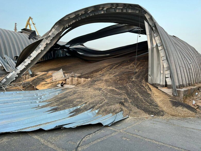In Odesa region, enemy destroyed hangars with grain 02