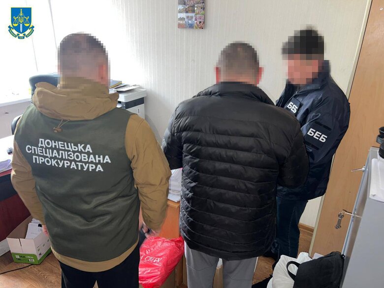 Двоє ексвійськових постануть перед судом за нарахування "бойових"